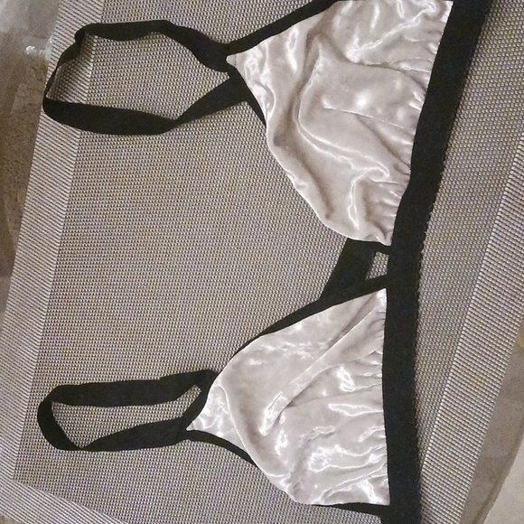 Widow Cream Velvet Bralette - Picture 3 of 5